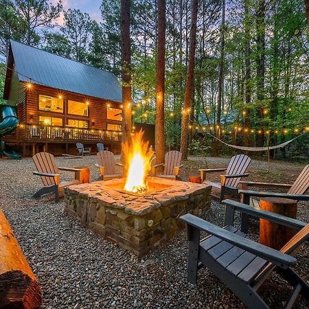 Hickory Bear - Cabin Surrounded By Pines, Sleeps 10, Hot Tub, Fire Pit, Arcade, Foosball Table & Deck Slide Broken Bow Exteriör bild