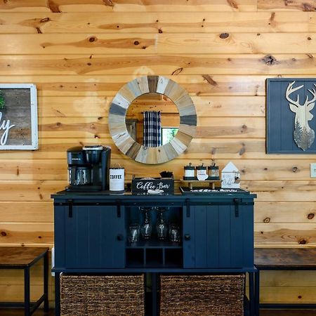 Hickory Bear - Cabin Surrounded By Pines, Sleeps 10, Hot Tub, Fire Pit, Arcade, Foosball Table & Deck Slide Broken Bow Exteriör bild