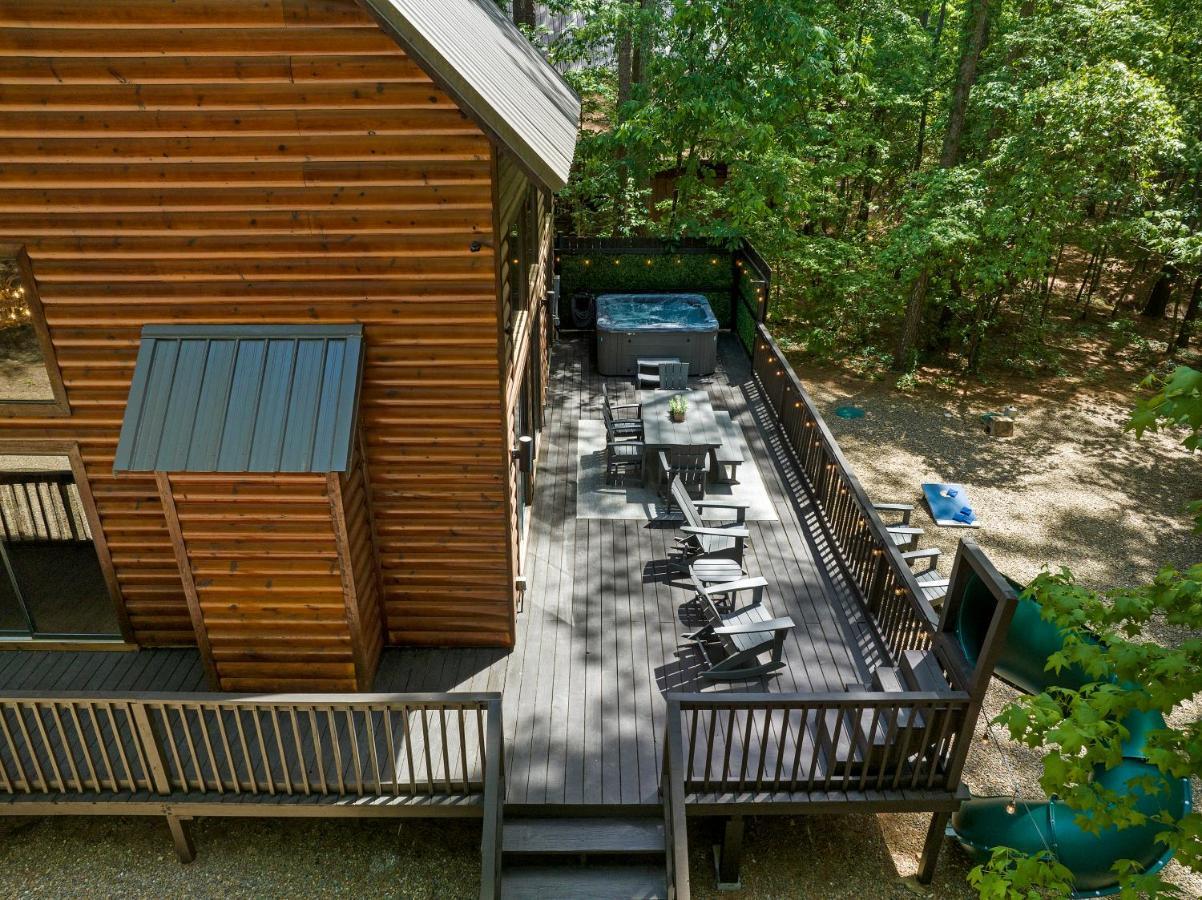 Hickory Bear - Cabin Surrounded By Pines, Sleeps 10, Hot Tub, Fire Pit, Arcade, Foosball Table & Deck Slide Broken Bow Exteriör bild