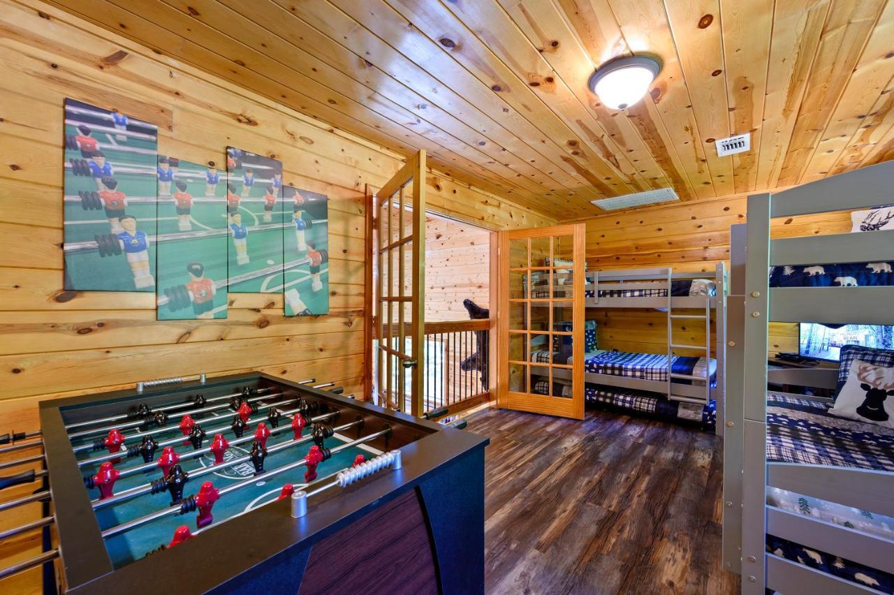 Hickory Bear - Cabin Surrounded By Pines, Sleeps 10, Hot Tub, Fire Pit, Arcade, Foosball Table & Deck Slide Broken Bow Exteriör bild