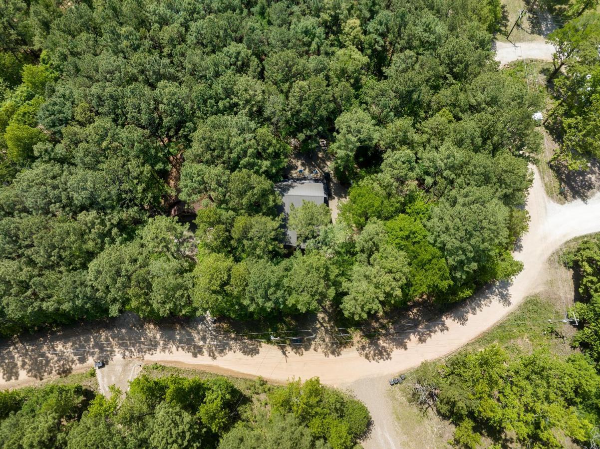Hickory Bear - Cabin Surrounded By Pines, Sleeps 10, Hot Tub, Fire Pit, Arcade, Foosball Table & Deck Slide Broken Bow Exteriör bild